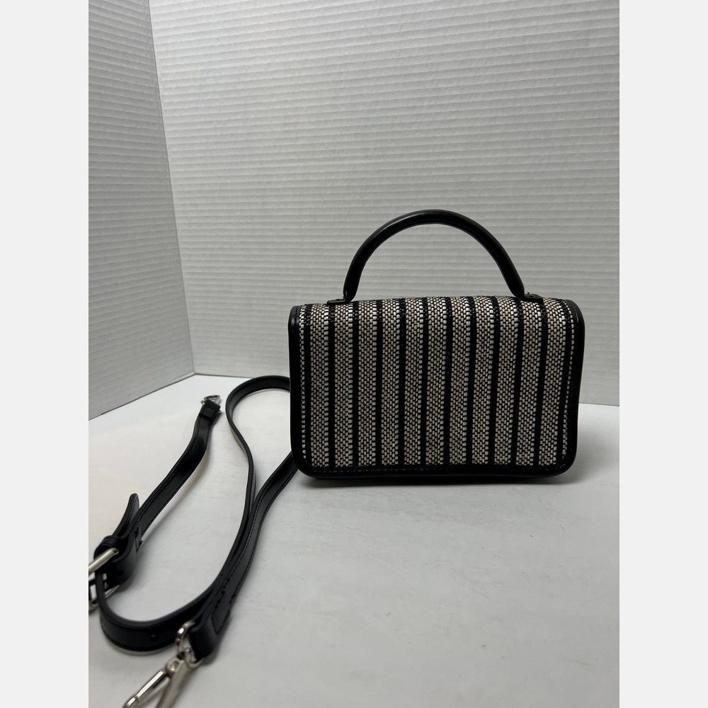 Zara handbag/Crossbody black    8”x5”